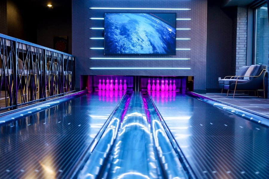 bowling lounge in st louis at luxury apartment